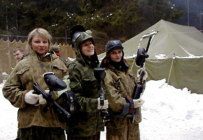Ничего прекрасней женщин в военной форме я не видел. Ничего прекрасней женщин в военной форме я не видел.